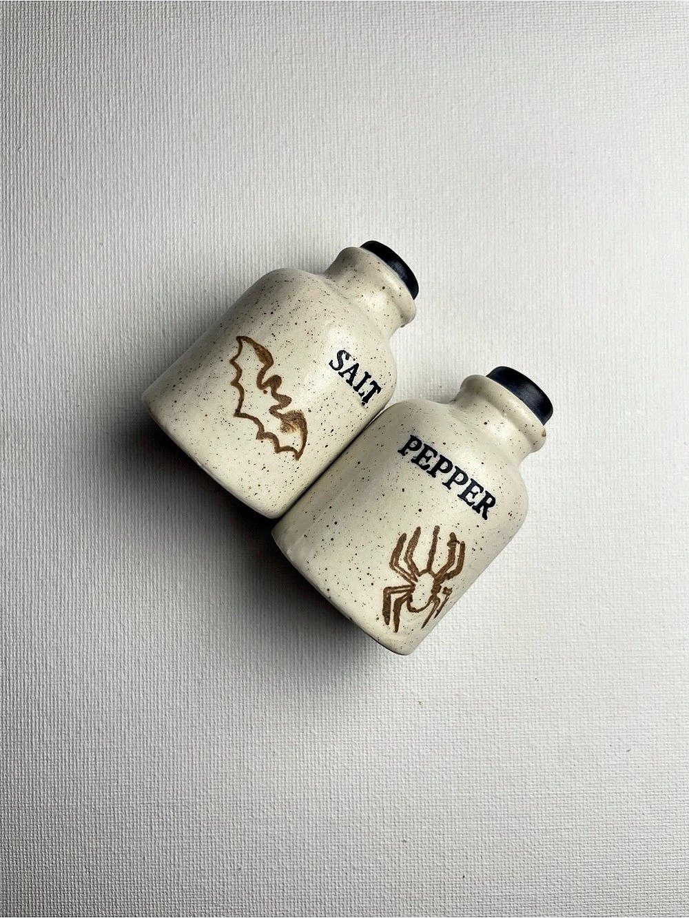 10 Strawberry Street Halloween Salt & Pepper Shakers Set 🕸️